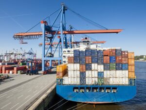 跨境電商頭程成本高時效慢？貨代“拼箱+協議價+海外倉”聯動方案，單票省2000元-鑫漢物流