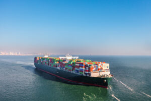 混裝貨物的“平衡術”:紐扣電池/干電池/蓄電池海運拼箱的合規(guī)密碼-鑫漢物流